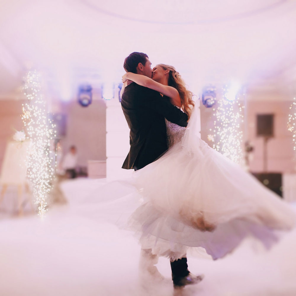passionate-newlyweds-dancing.jpg